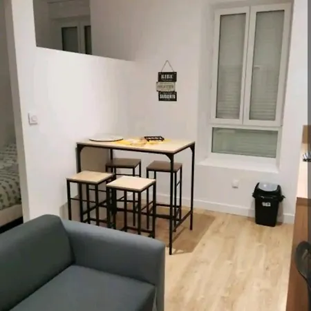 Apartment T1bis 4 En Plein Centre Rue Massillon